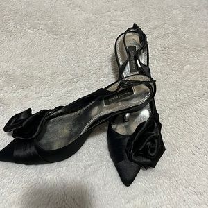 White House black market . Sz. 7m Fancy heeled black dress shoes